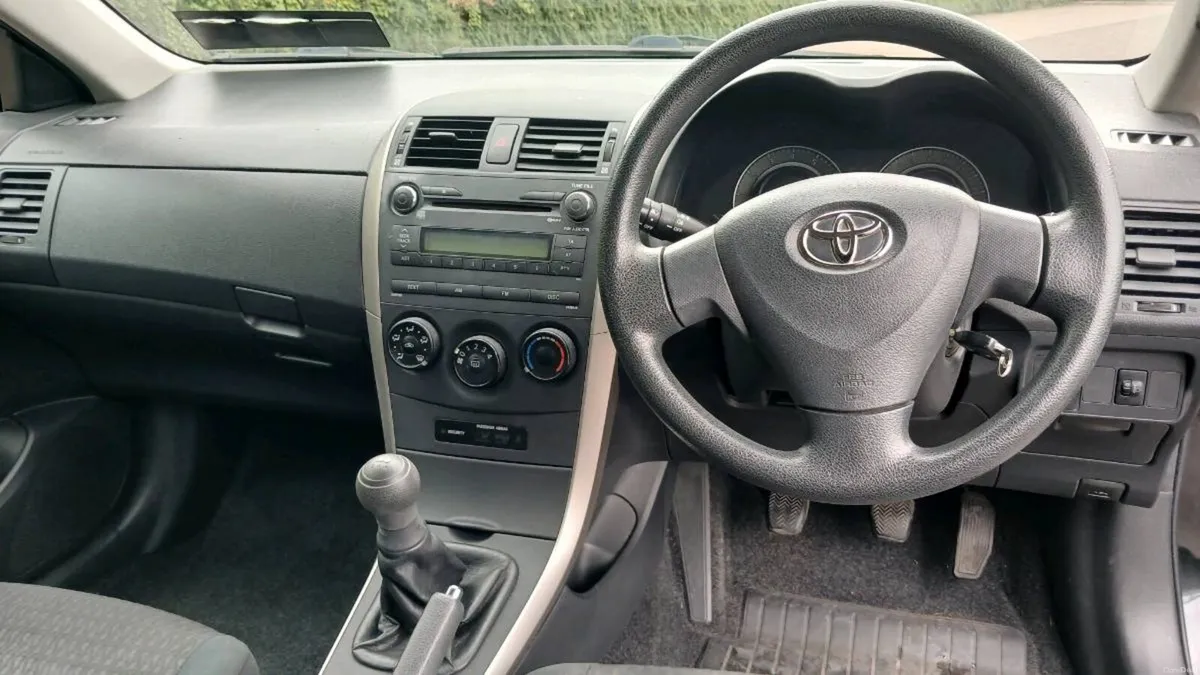 Toyota corolla 1.4 petrol ⛽️ Nct 2-27 Tax 1-27 - Image 5