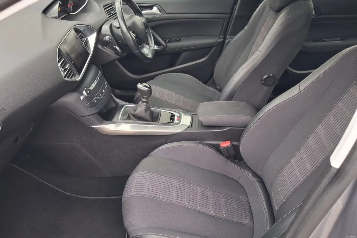 Peugeot 308 Allure 1.5 Blue HDi Diesel 130bhp - Image 6