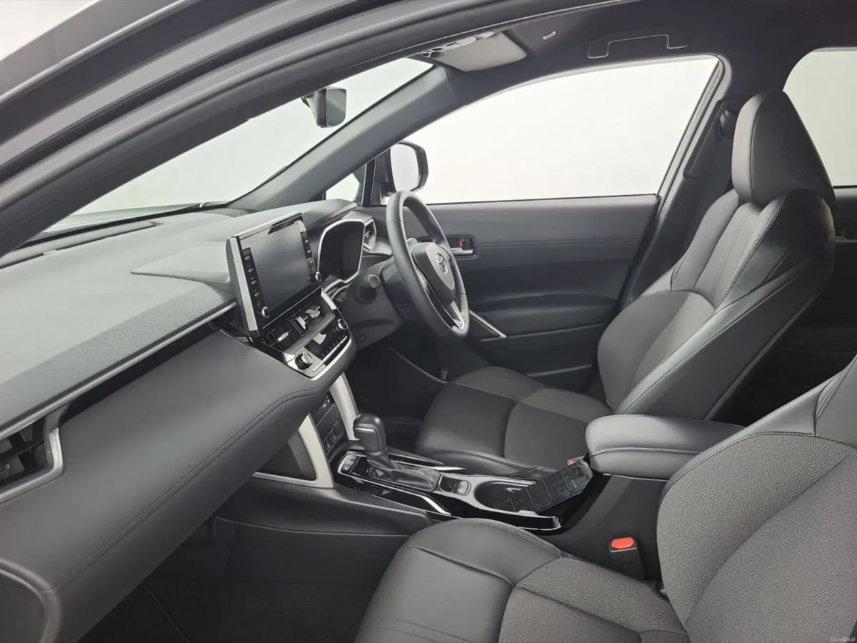 Toyota Corolla Cross **Top Spec Z Edition** - Image 4