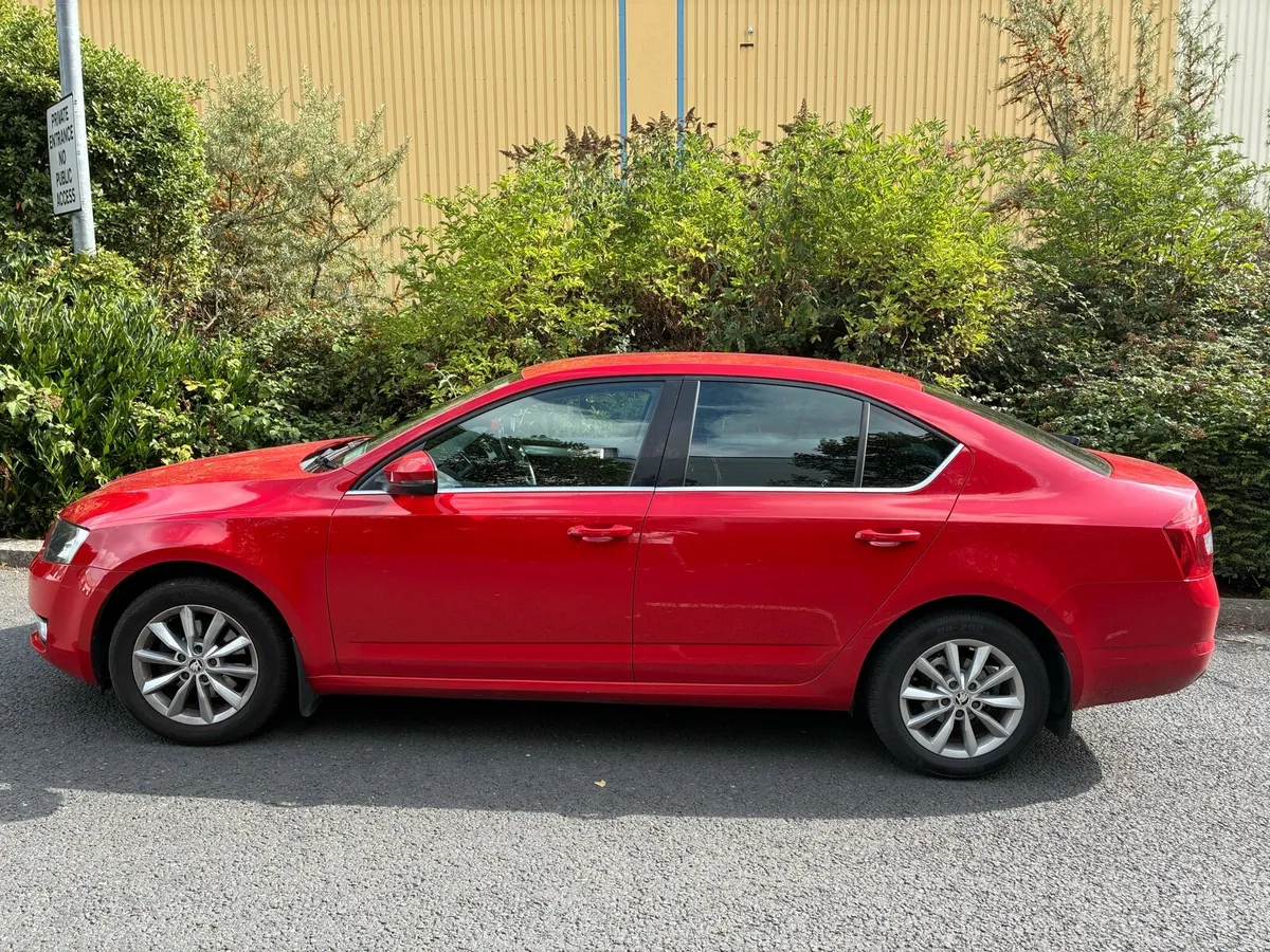 Skoda Octavia Ambition 1.0 TSI - Image 2