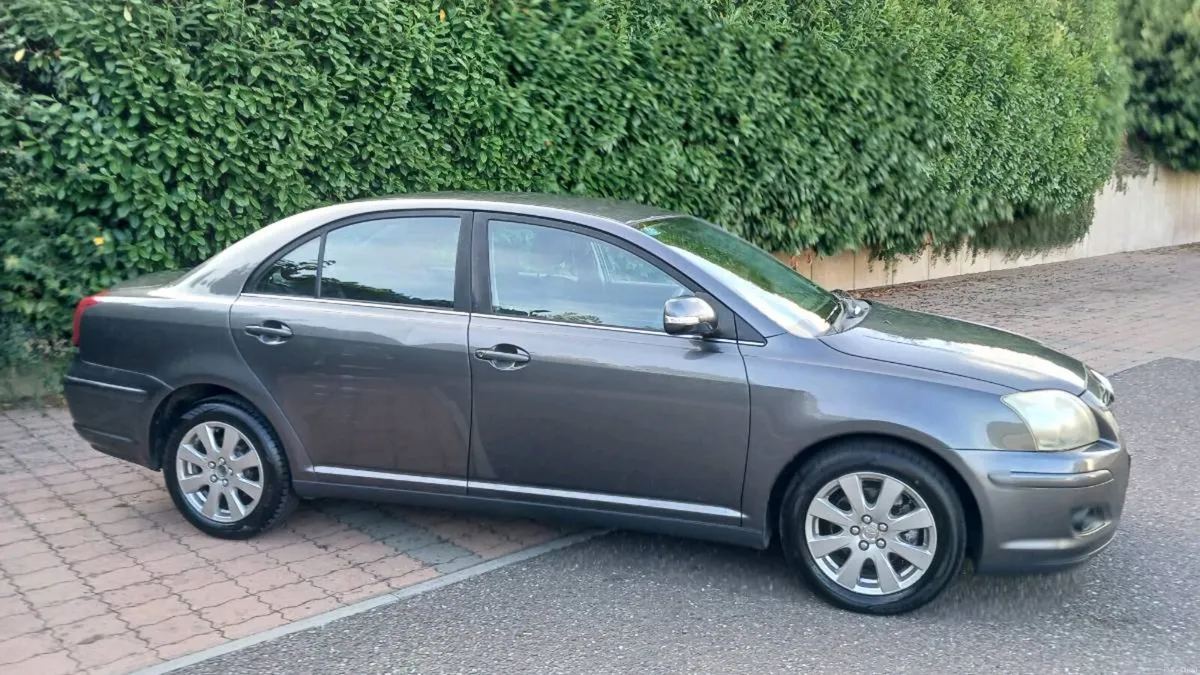 Toyota Avensis 1.6 petrol ⛽️ New Nct. €1950 - Image 3