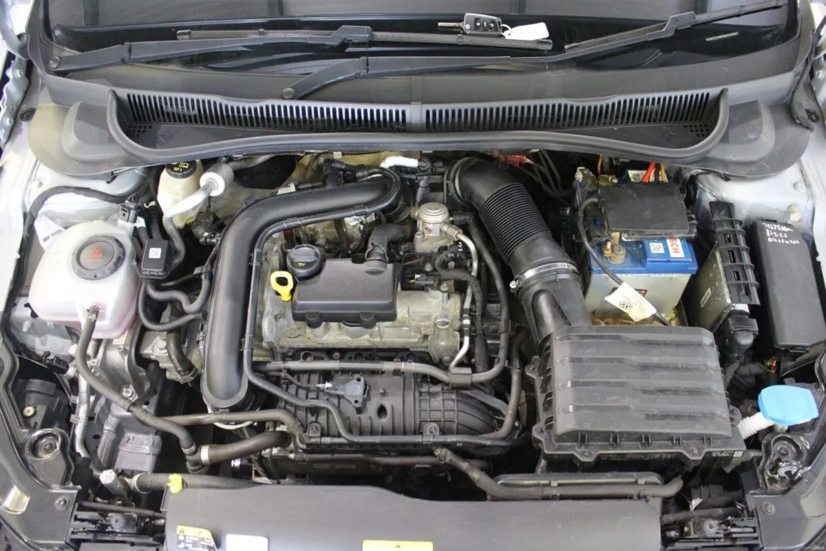 Volkswagen Polo 1.0 TSI 95HP Life - TENDER 6 - MED - Image 4