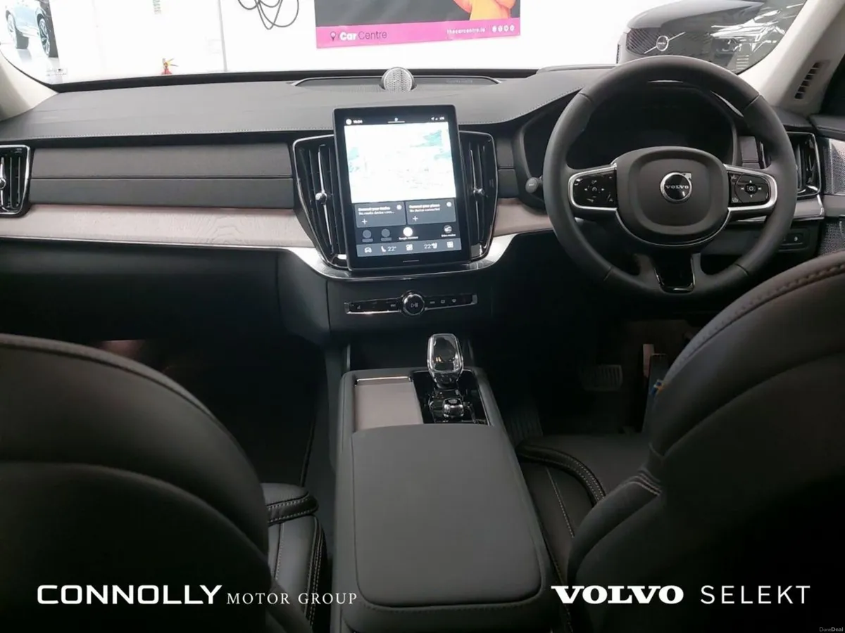 Volvo XC90 T8 PHEV AWD Ultra Dark - Image 4