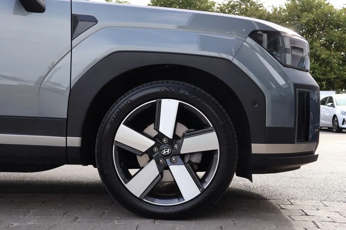 Hyundai Santa Fe 1.6 PHEV 4WD Premium - Image 5