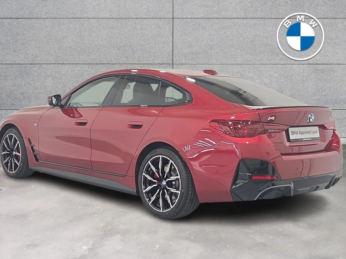 BMW i4 - Image 2