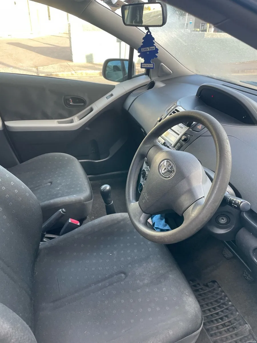 Toyota Yaris 2006 - Image 2