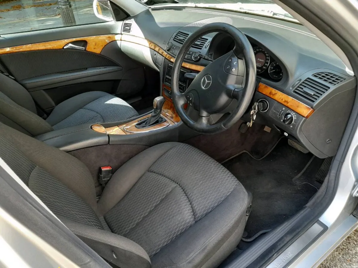 Mercedes e200 - Image 2