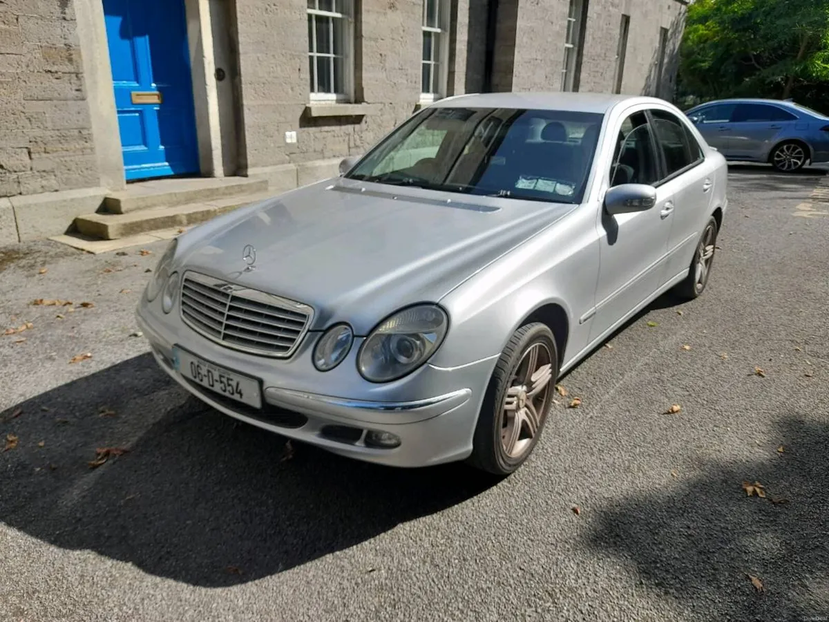 Mercedes e200 - Image 4