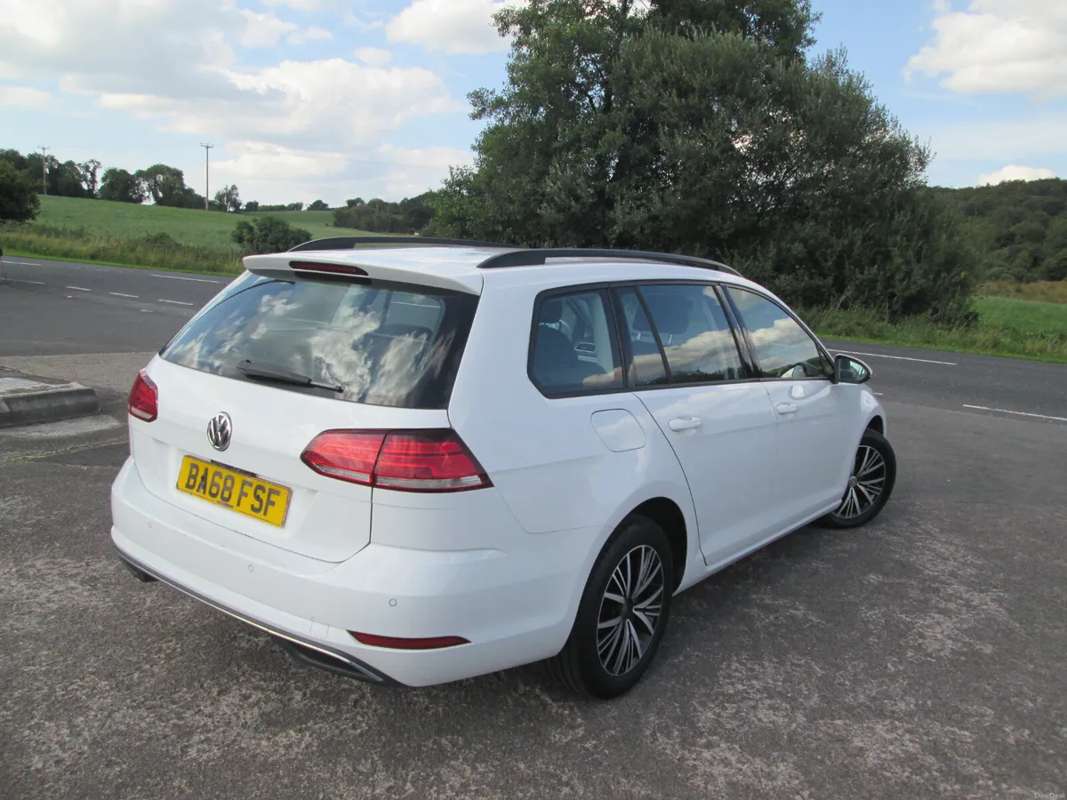 2019  VOLKSWAGEN  GOLF  1.6  TDI  SE  ESTATE  5DR - Image 4