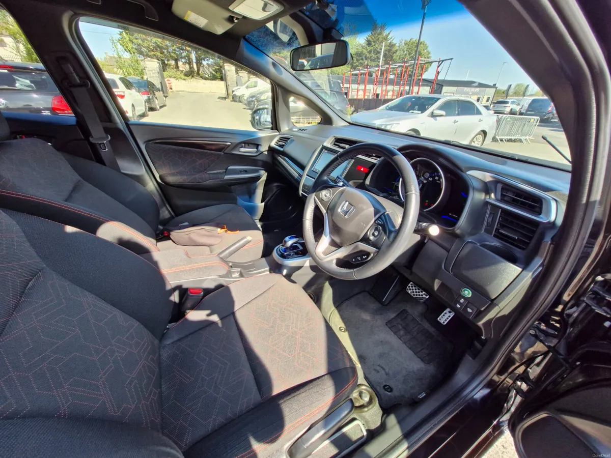 2014 Honda Fit 1.5L Hybrid High Spec Low Miles - Image 6