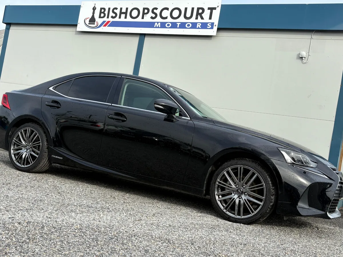 LEXUS IS - Image 3