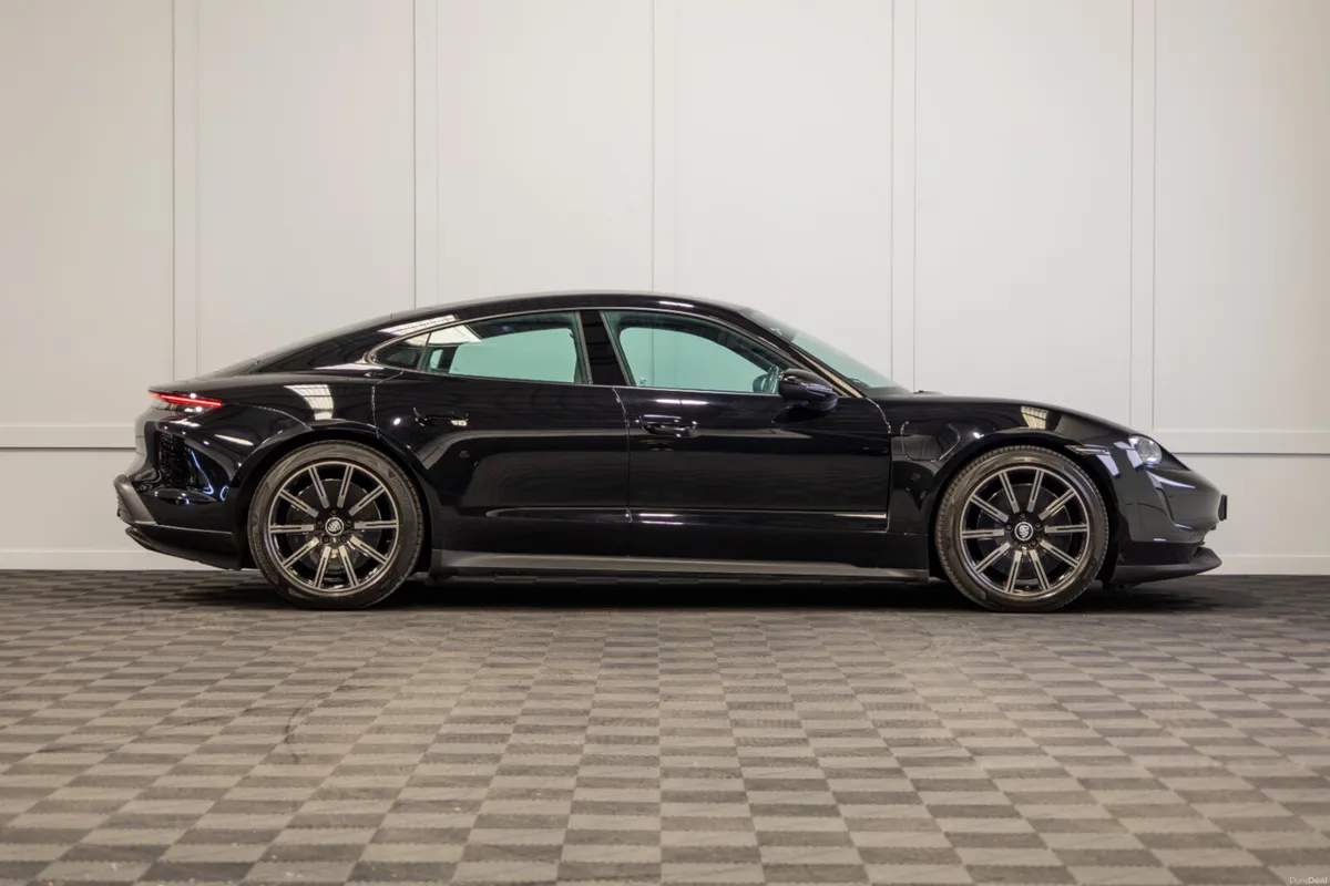 2023 Porsche Taycan 4x2 - Image 6