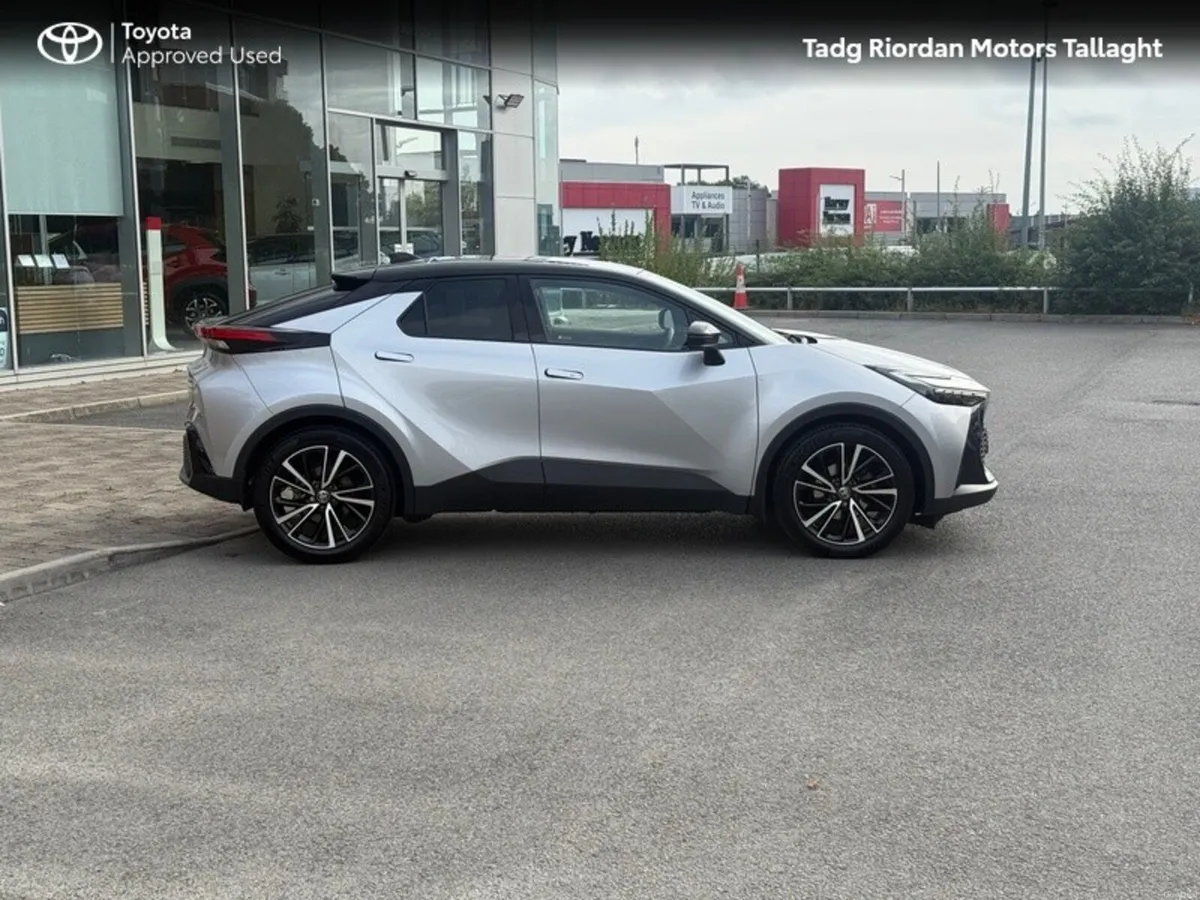 Toyota C-HR Hybrid Sol - Image 3
