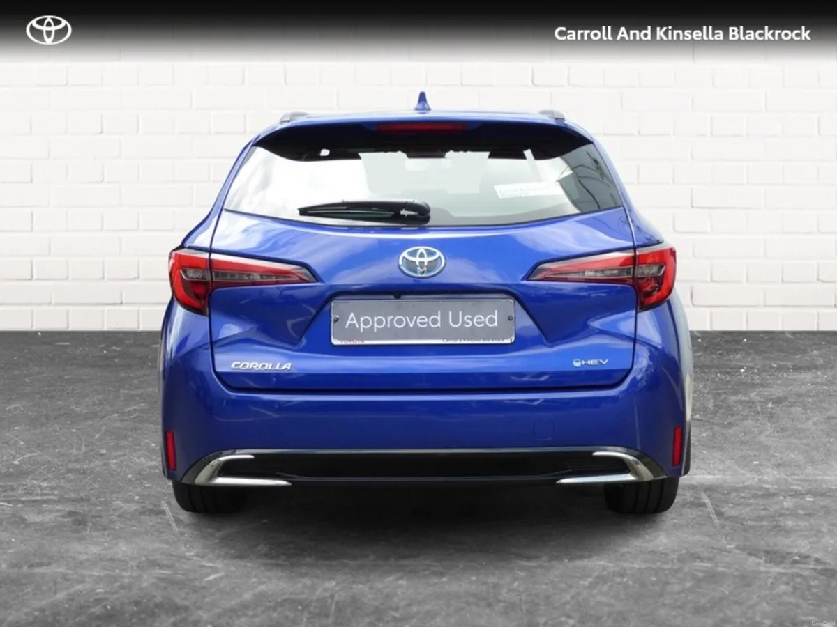 Toyota Corolla Hybrid Luna Touring Sports - Image 4