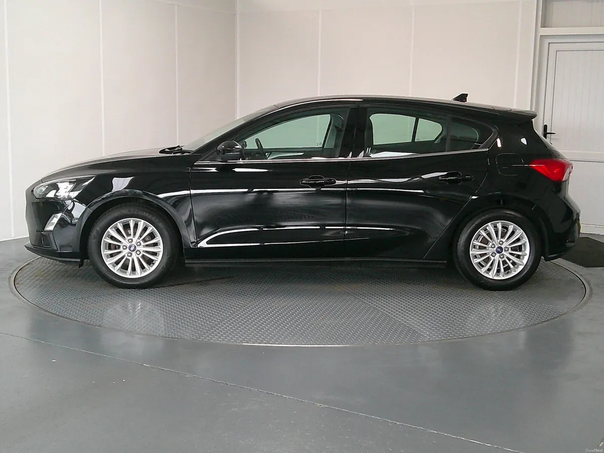 Ford Focus 2021 - Image 4
