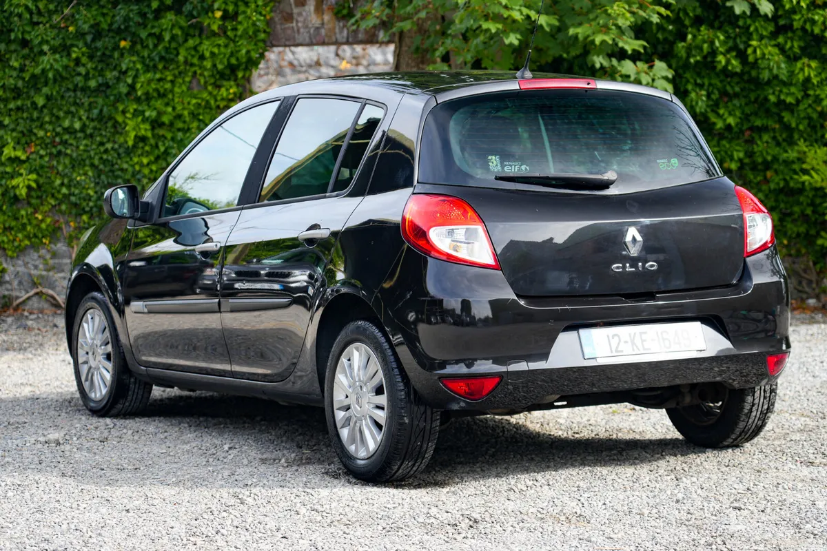 2012 Renault Clio 11. Petrol Manual - Image 3