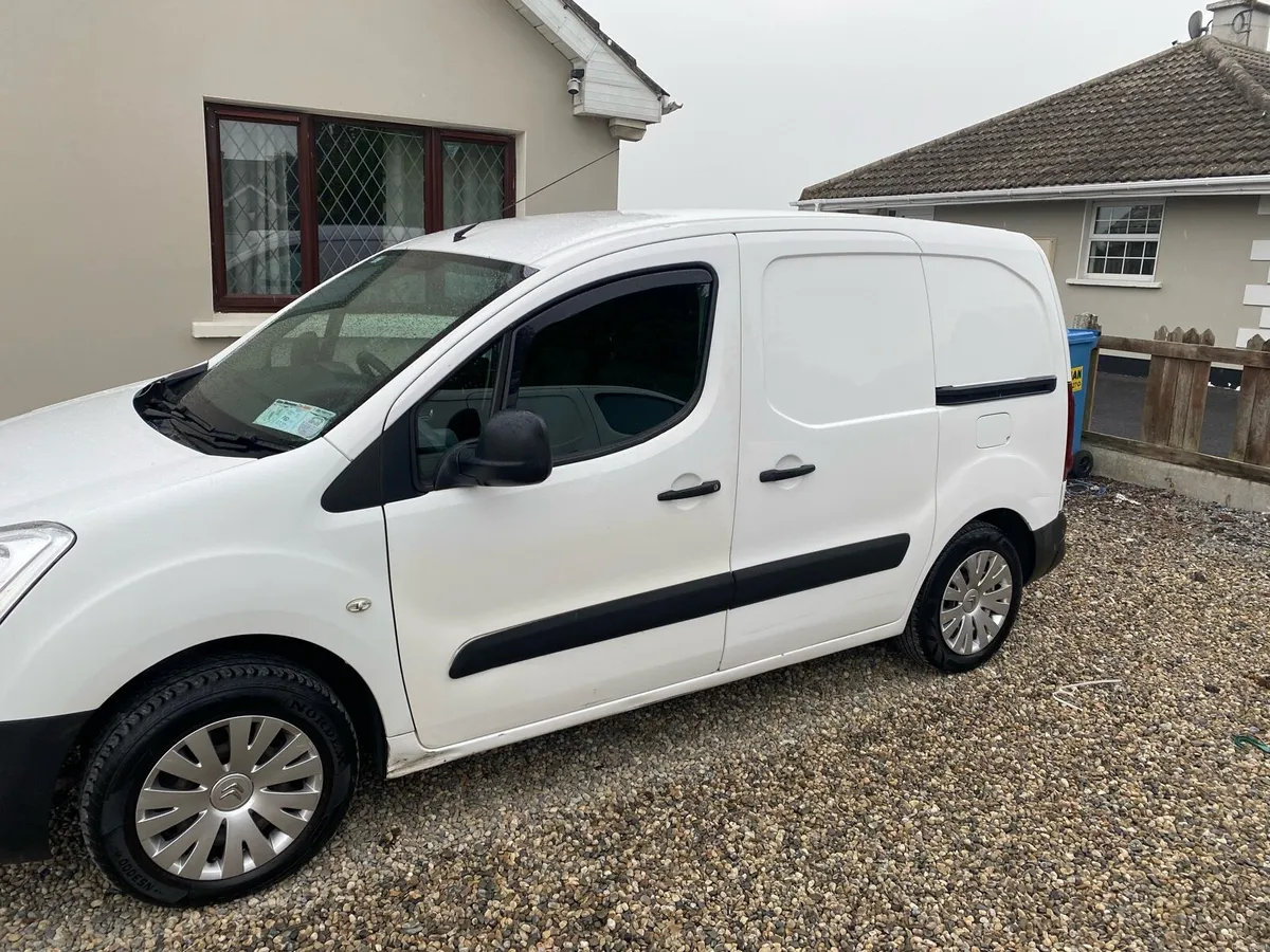 Van - Image 3