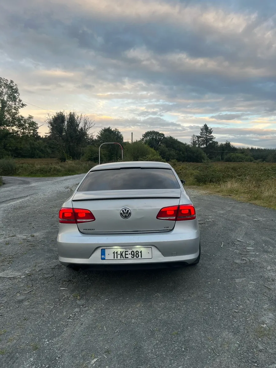 Volkswagen Passat - Image 4