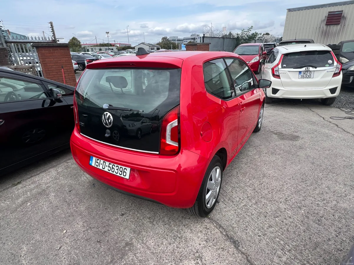Volkswagen up! 2015 Automatic/ only 43983 km - Image 6