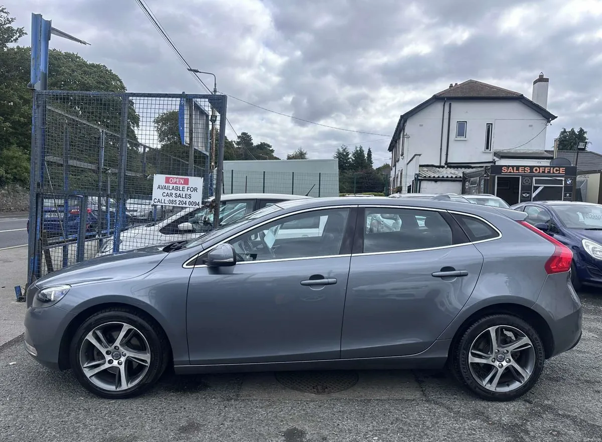 2016 Volvo V40, NCT + TAX + FSH - Image 3