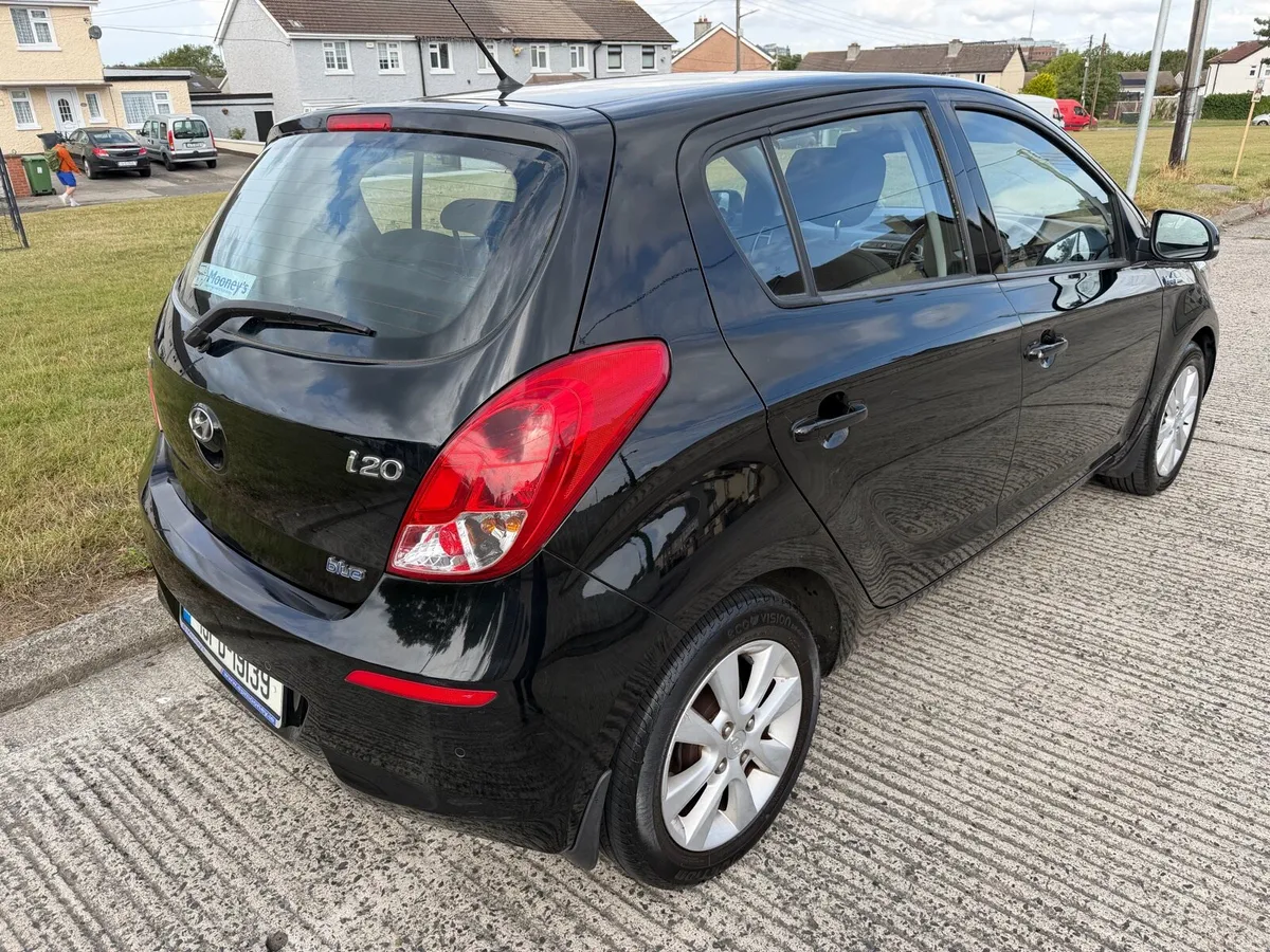 2013 Hyundai i20 Deluxe ONLY 34k KM NEW NCT - Image 2