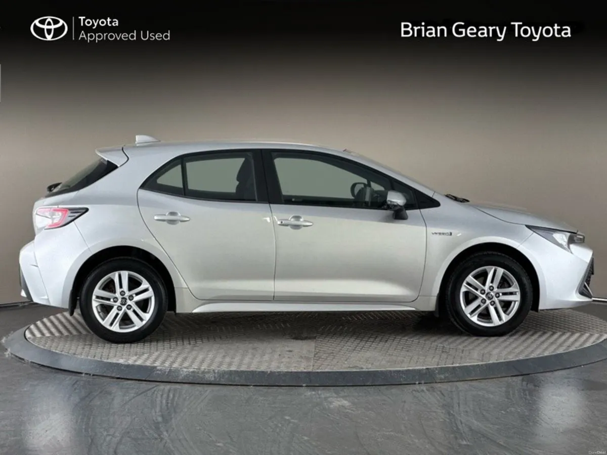 Toyota Corolla Hybrid Luna Hatchback - Image 3