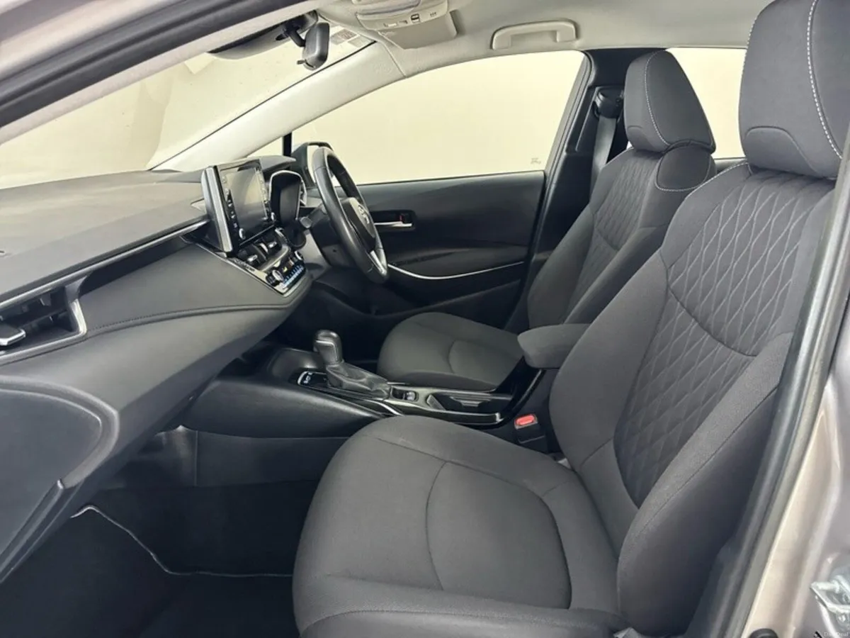 Toyota Corolla LUNA SALOON Hybrid - Image 6