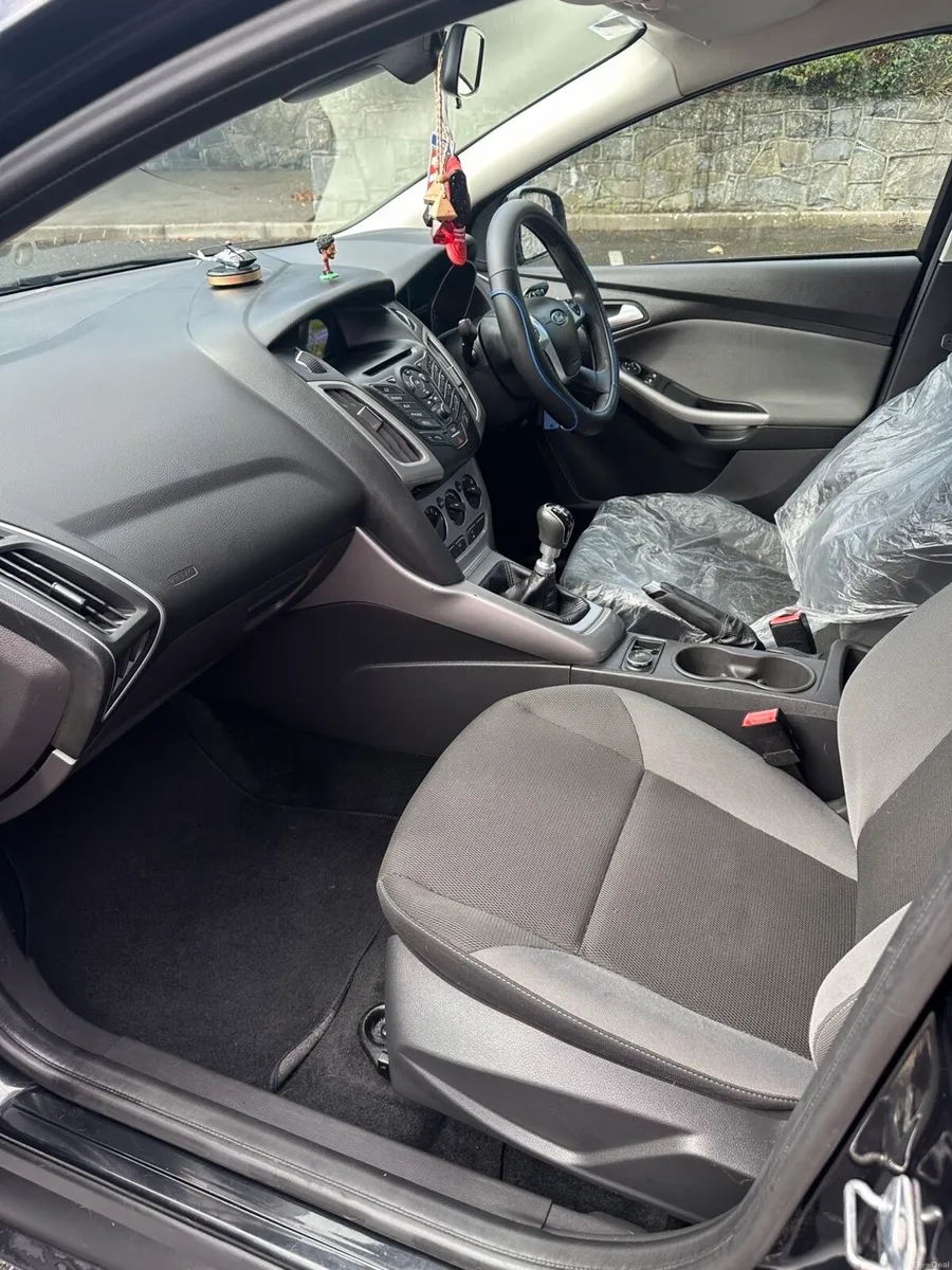 Ford Focus - Image 6