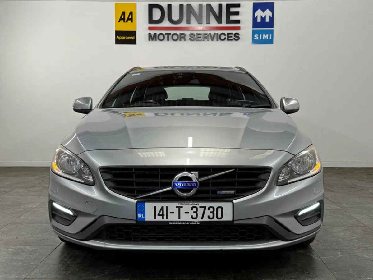 Volvo V60 **D3  **R-DESIGN **MULTI FUNCTION STEERI - Image 3