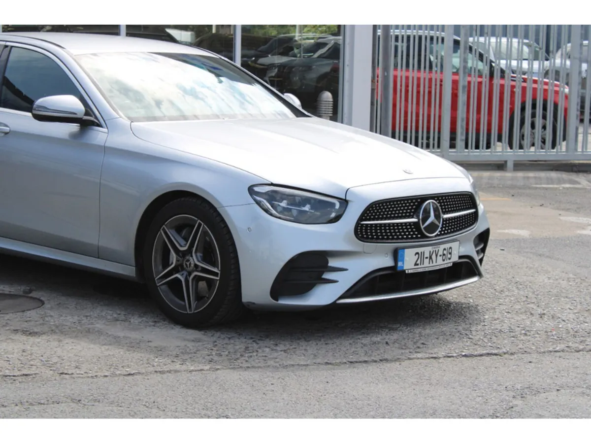 Mercedes-Benz E-Class D E220 4DR AUTO + Avantgarde - Image 2