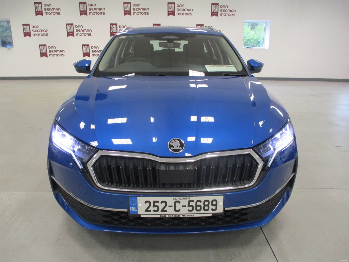 Skoda Octavia Selection Plus Estate DSG 2025 - Image 3