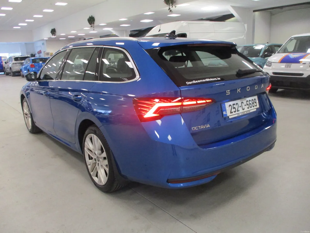 Skoda Octavia Selection Plus Estate DSG 2025 - Image 5