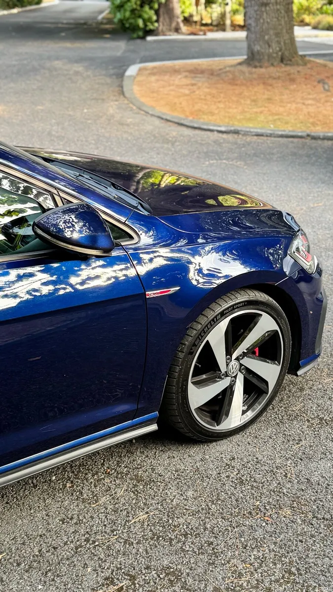 Volkswagen Golf GTI - Image 2