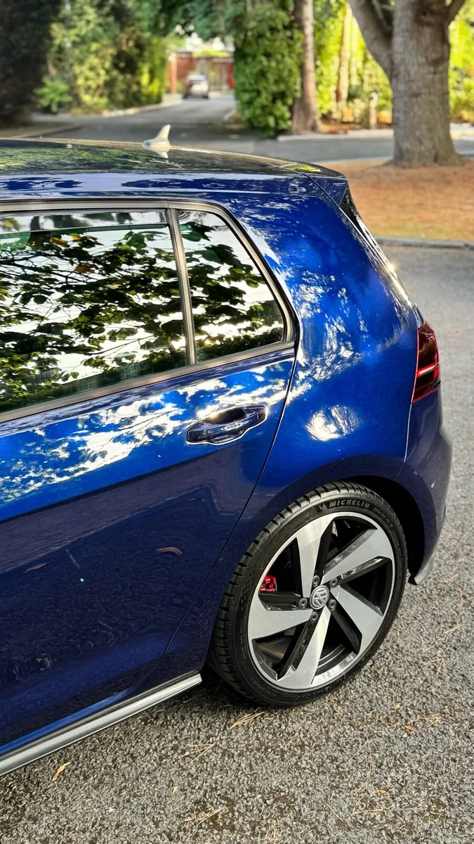 Volkswagen Golf GTI - Image 4