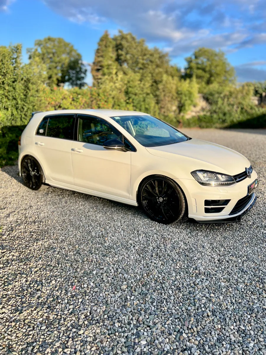2014 Volkswagen Golf R 2.0 TSI 300HP DSG 4MOTION - Image 4