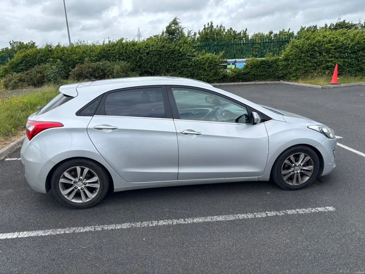 Hyundai i30 2012 1.6D - Image 3