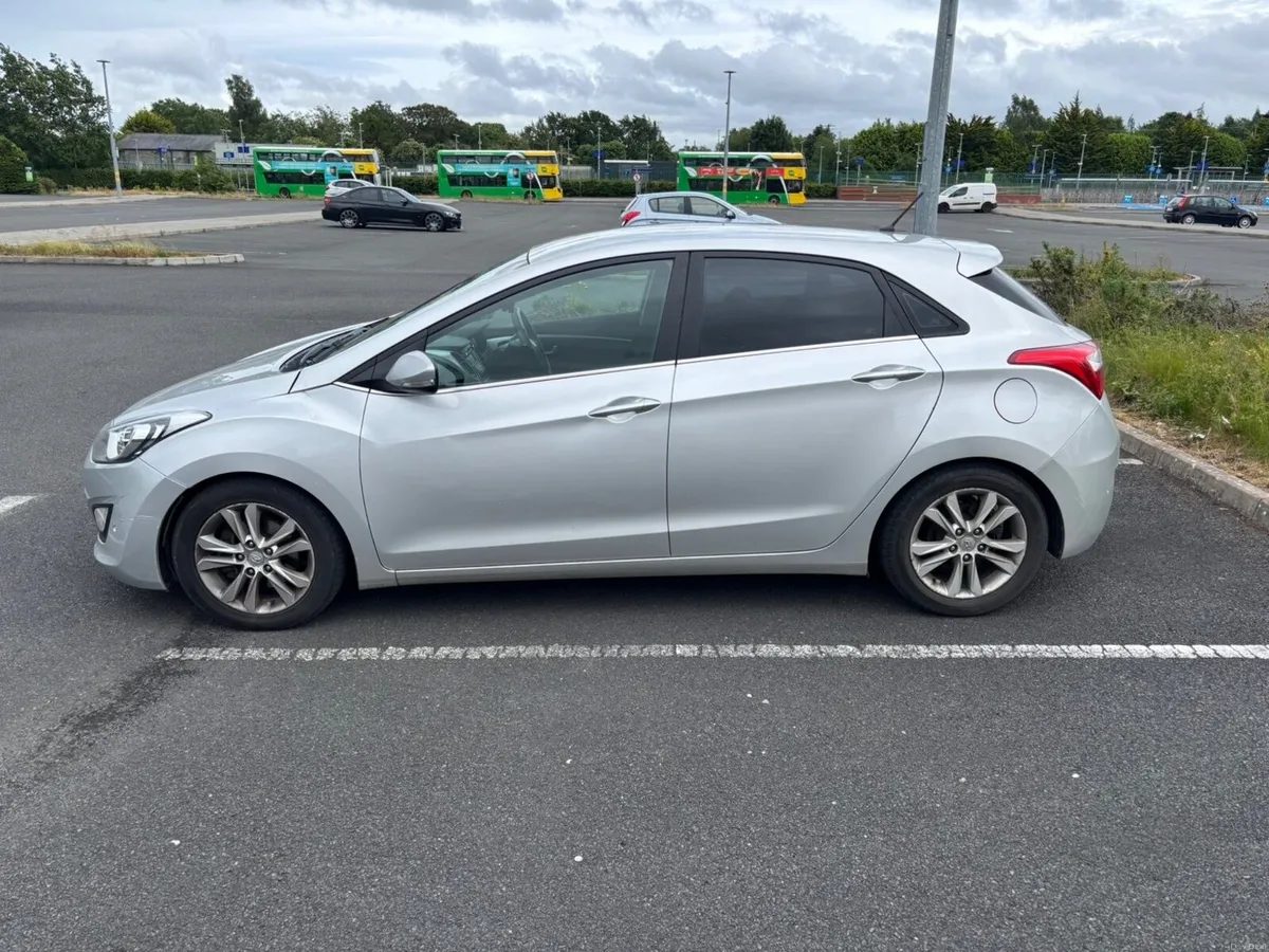 Hyundai i30 2012 1.6D - Image 2