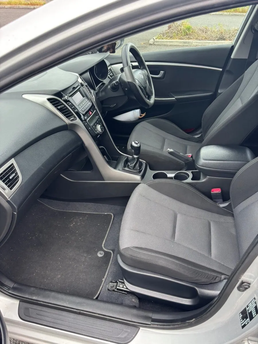 Hyundai i30 2012 1.6D - Image 6