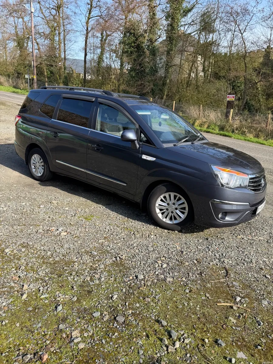 SsangYong Rodius 2017 - Image 4