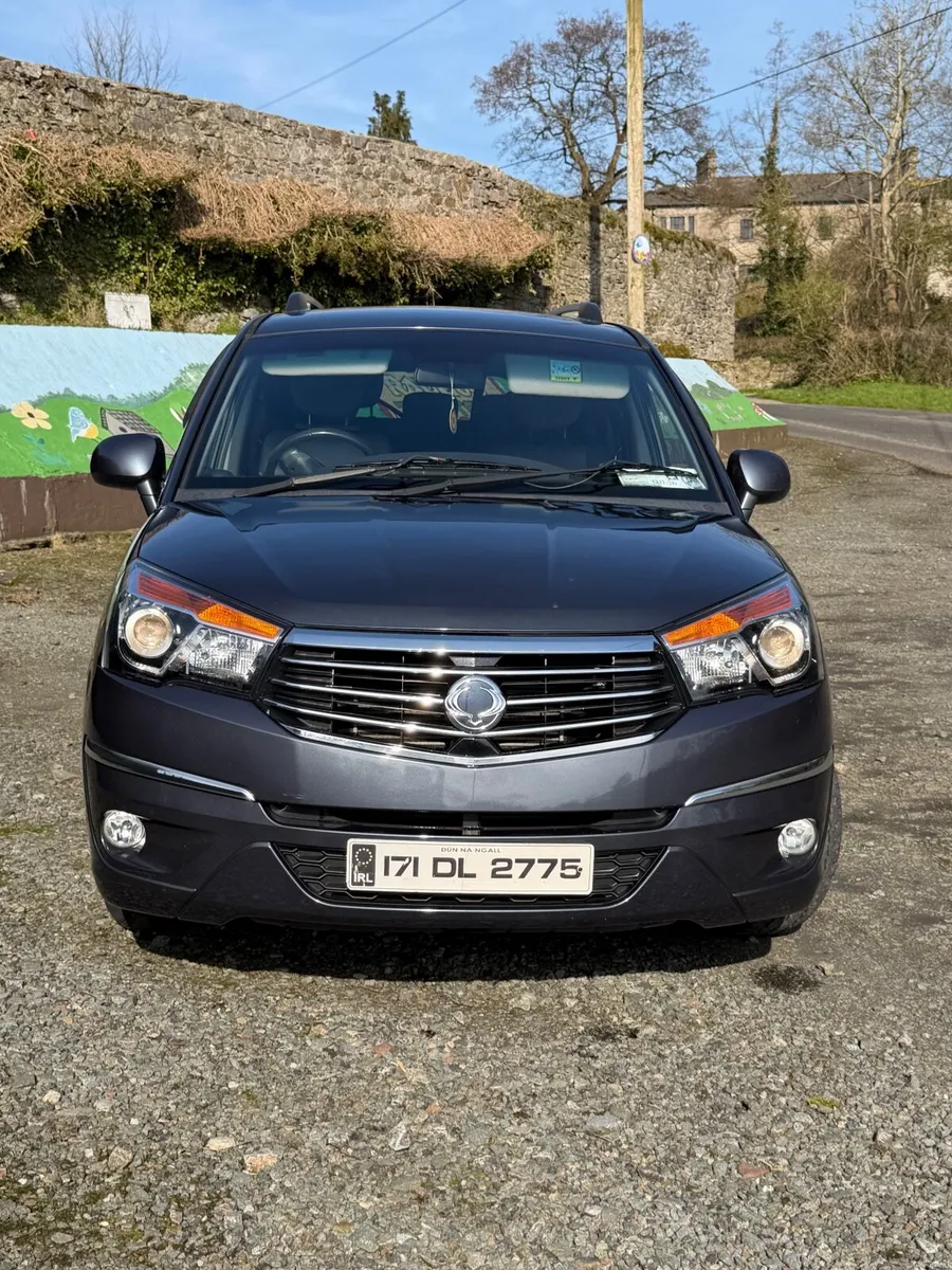SsangYong Rodius 2017 - Image 2