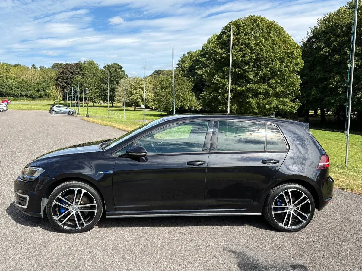Volkswagen Golf GTE 1.4l Plug-In Hybrid Auto - Image 2