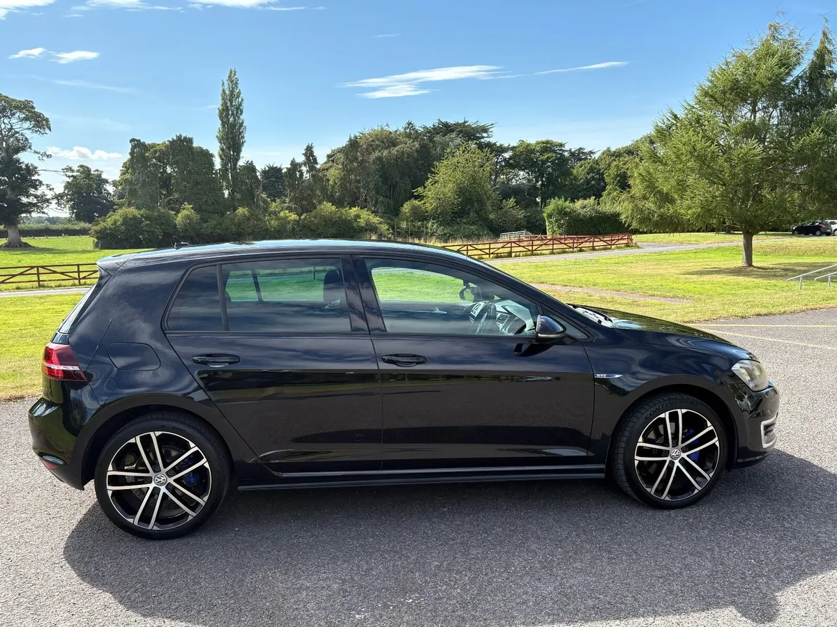 Volkswagen Golf GTE 1.4l Plug-In Hybrid Auto - Image 3