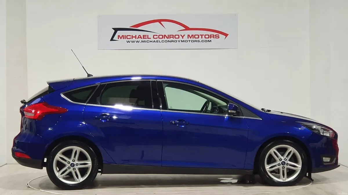 Ford Focus ZETEC- FINANCE AVAILABLE - Image 6