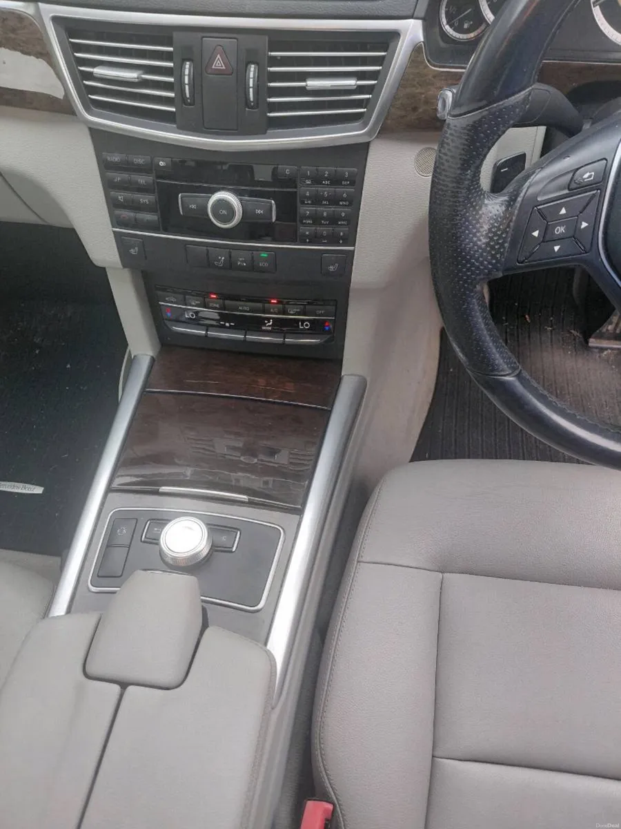 Mercedes Benz - Image 6