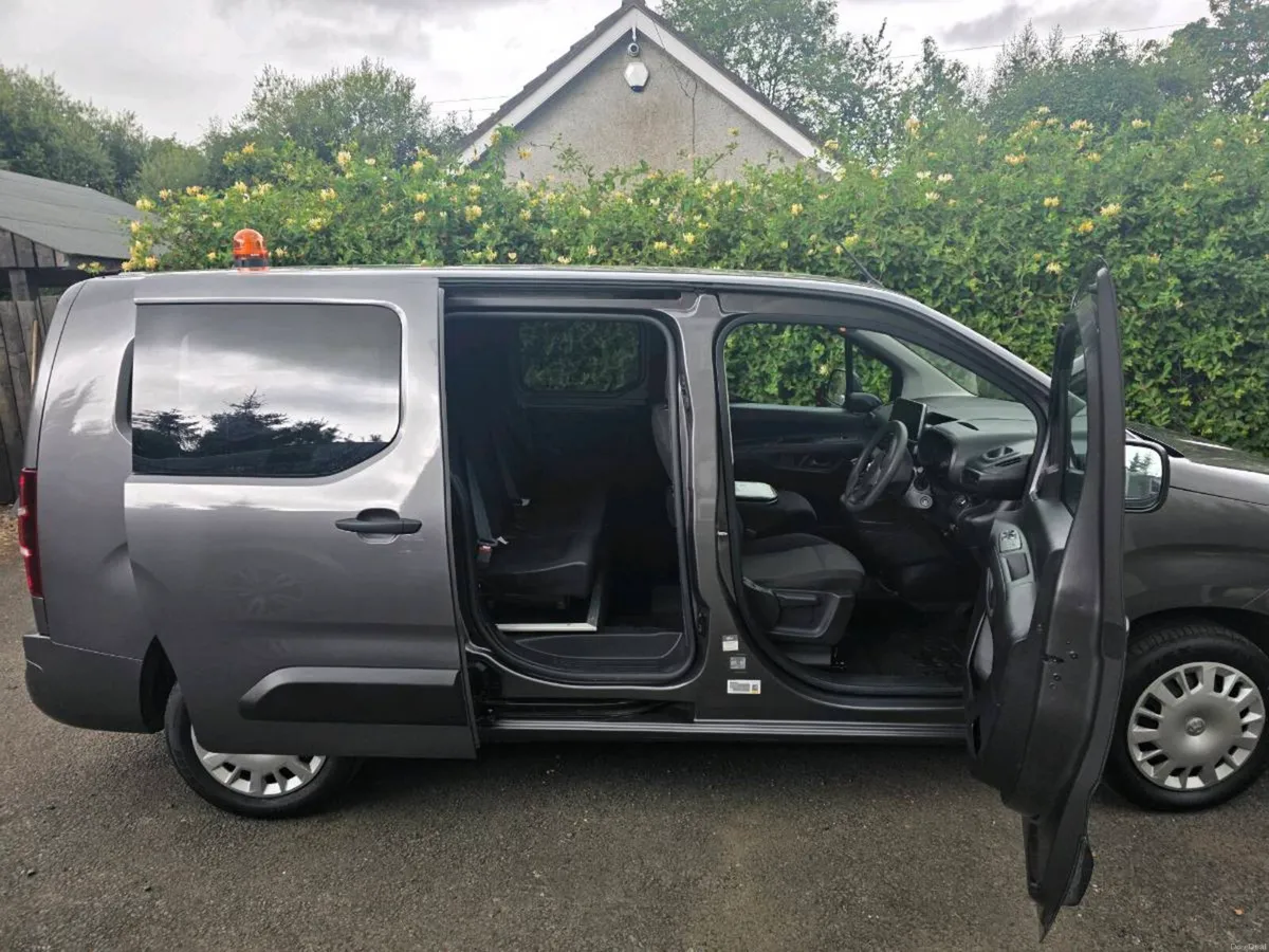 Vauxhall combo 2300  H1 sportive, 5 seats, 1.5TD - Image 6