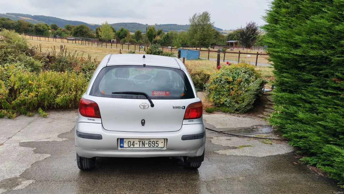 Toyota Yaris 2004 low km - Image 6