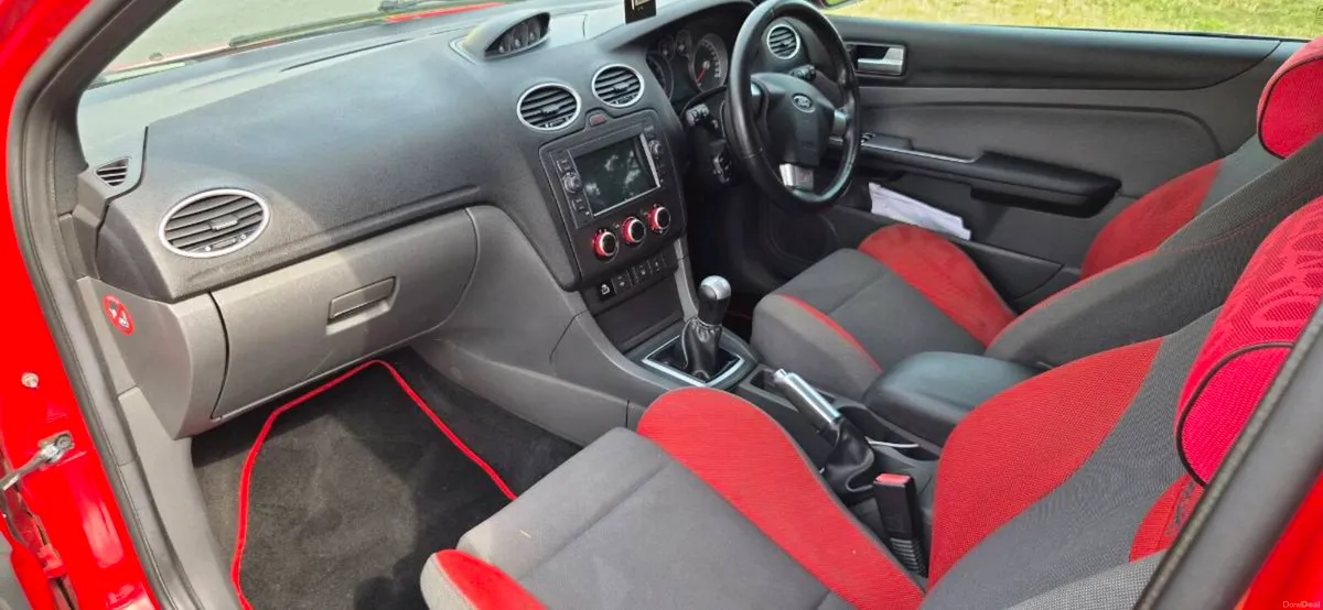 Focus ST 225 - Image 2