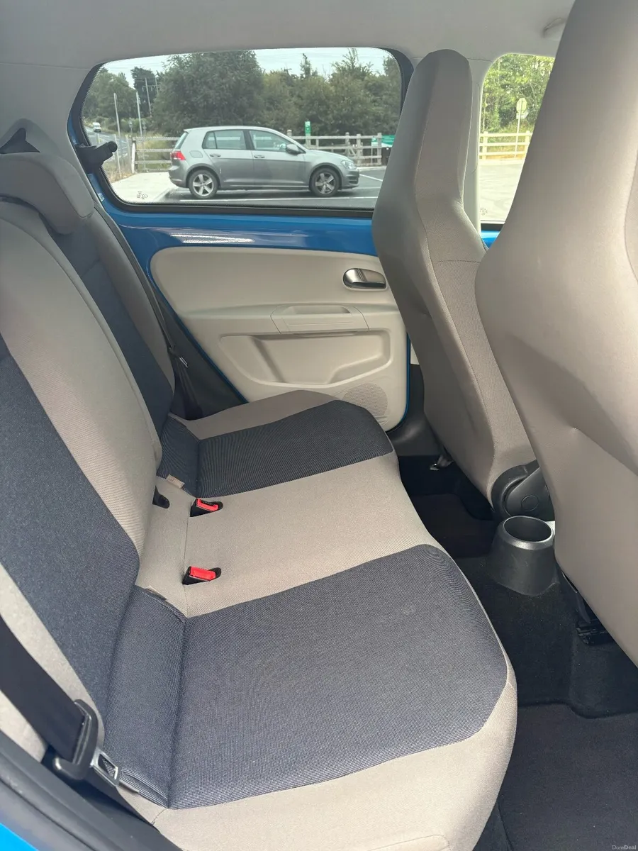 Volkswagen up! 2015 - Image 6