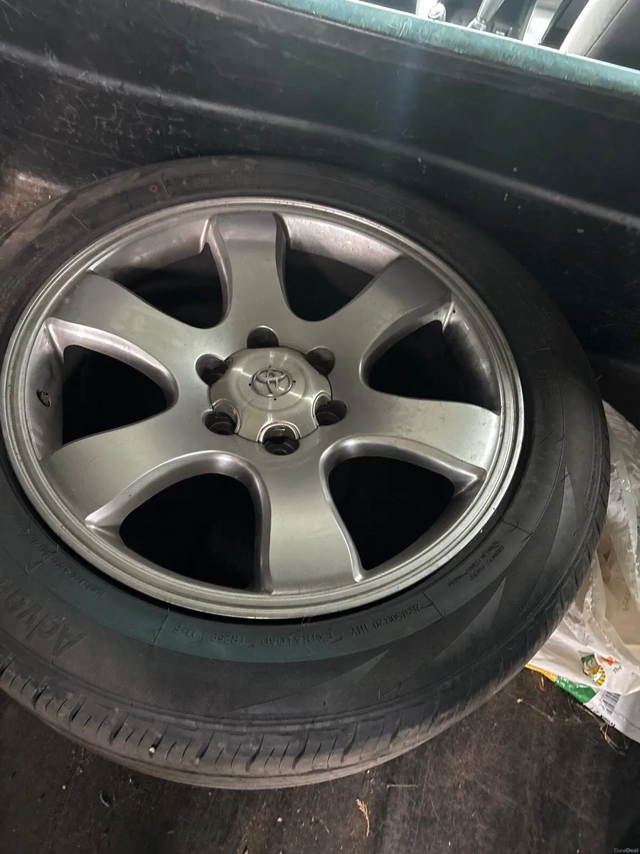 Toyota Landcruiser 20 inch alloys and good tyres - Image 4