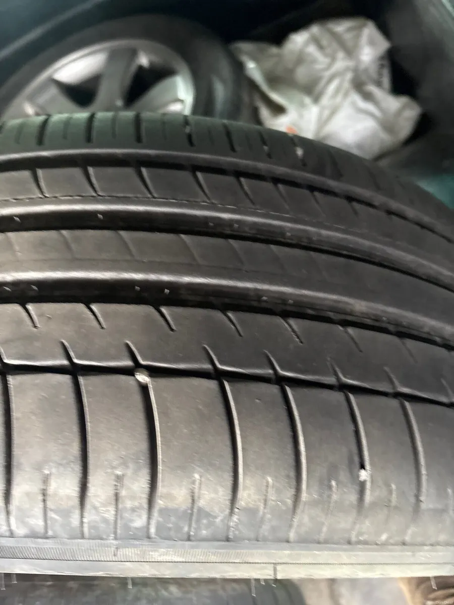 Toyota Landcruiser 20 inch alloys and good tyres - Image 6